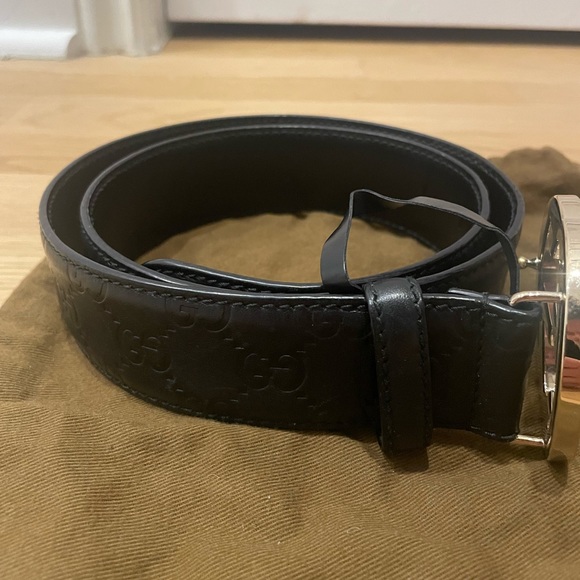 Gucci Signature Black Leather Belt with Gold GG Buckle - Picture 8 of 9